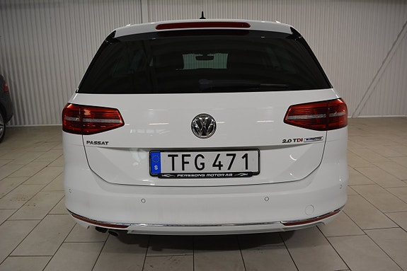Volkswagen Passat 5 of 22