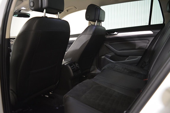 Volkswagen Passat 15 of 22