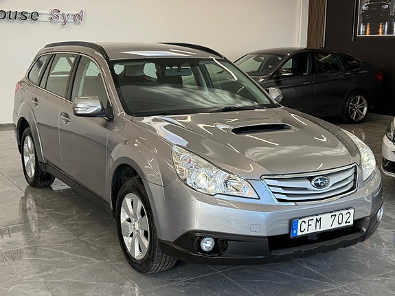 Subaru Outback 2 of 17