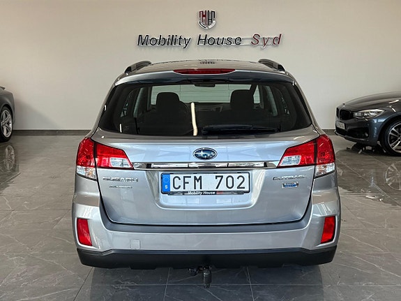 Subaru Outback 7 of 17