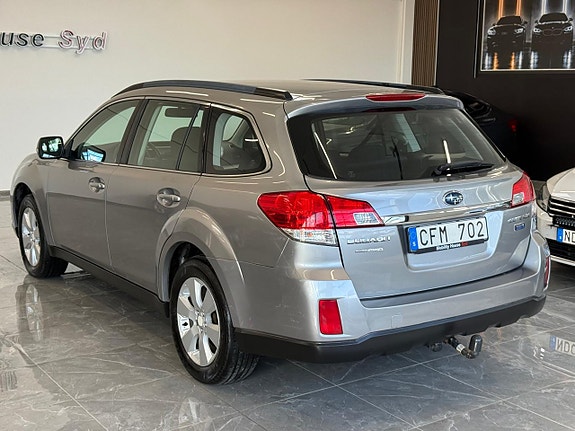 Subaru Outback 3 of 17