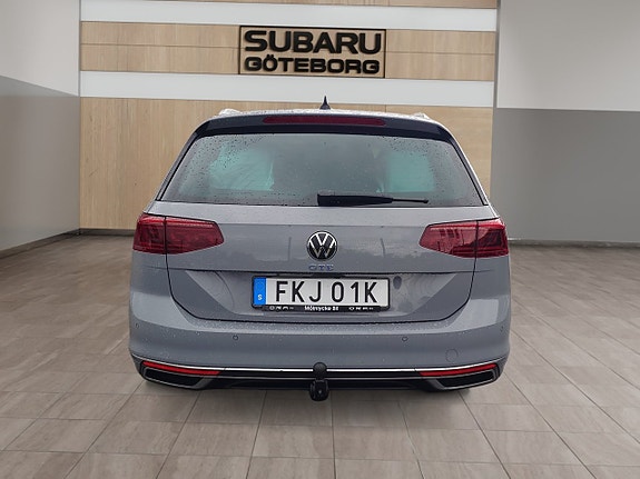 Volkswagen Passat 4 of 18