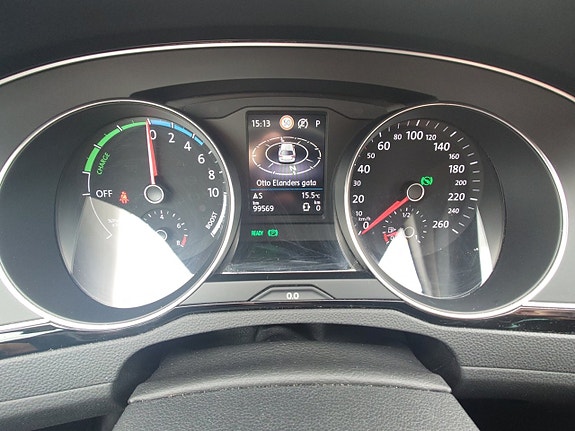 Volkswagen Passat 16 of 18