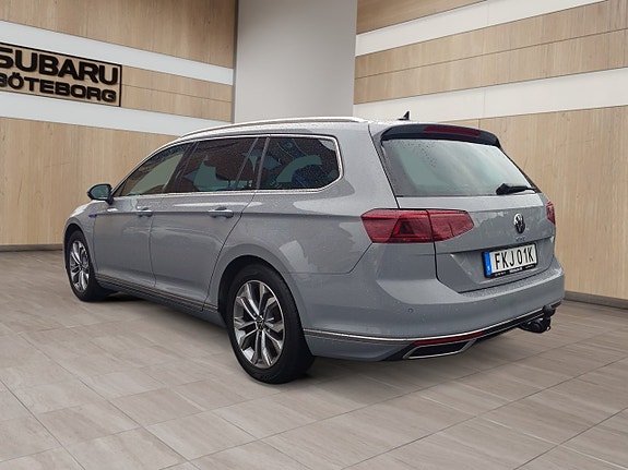 Volkswagen Passat 3 of 18