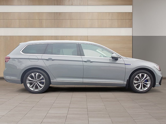 Volkswagen Passat 6 of 18
