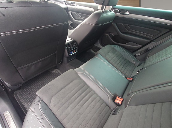 Volkswagen Passat 14 of 18