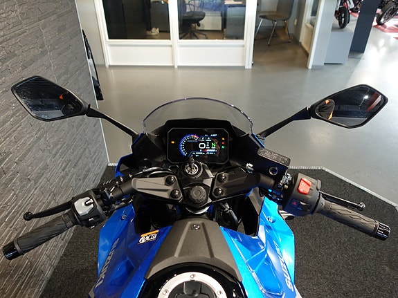 Suzuki GSX-8R *Ränta: 0% - 3,95%* 7 of 7