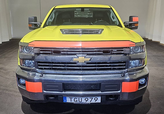 Chevrolet Silverado EV 7 of 12