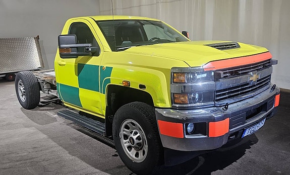 Chevrolet Silverado EV 4 of 12