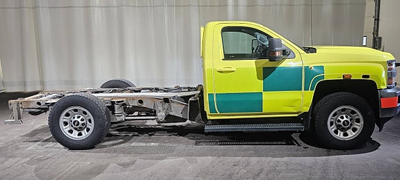 Chevrolet Silverado EV 11 of 12
