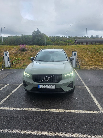 Volvo XC40 3 of 4