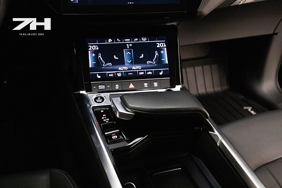Audi Q8 e-tron 13 of 21