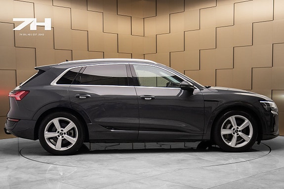 Audi Q8 e-tron 6 of 21