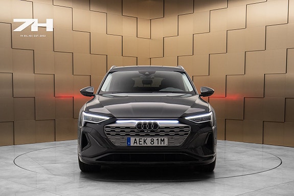 Audi Q8 e-tron 8 of 21