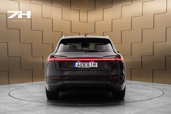 Audi Q8 e-tron 4 of 21