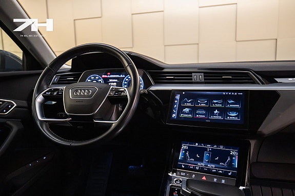 Audi Q8 e-tron 12 of 21