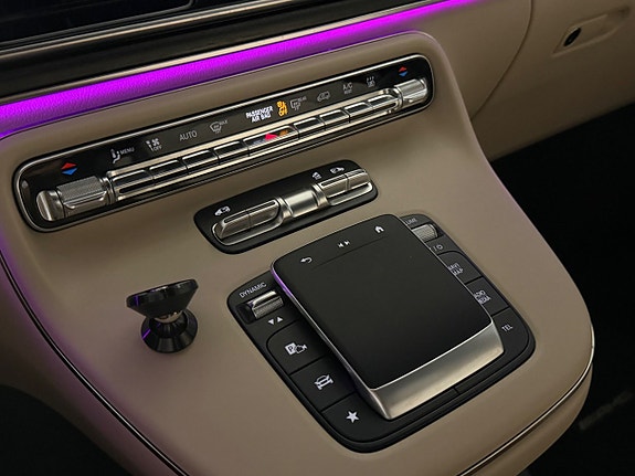 Mercedes-Benz V300 15 of 20