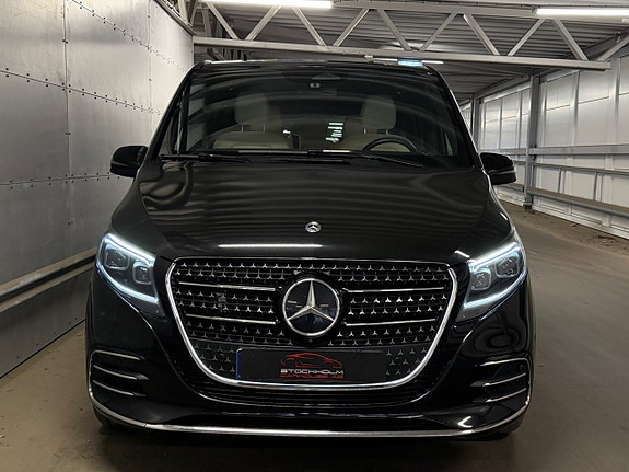 Mercedes-Benz V300 4 of 20