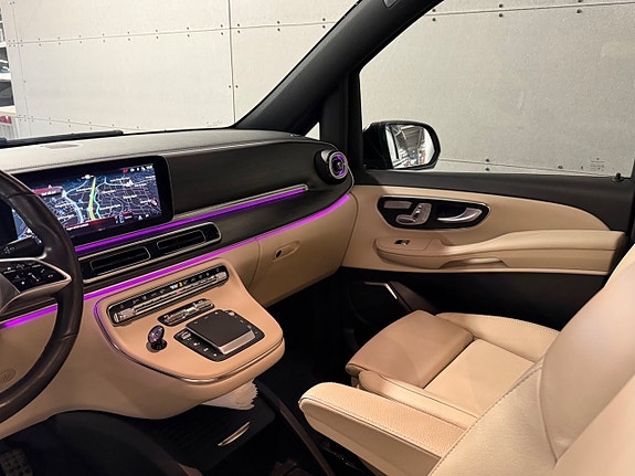 Mercedes-Benz V300 10 of 20