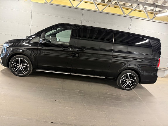 Mercedes-Benz V300 6 of 20