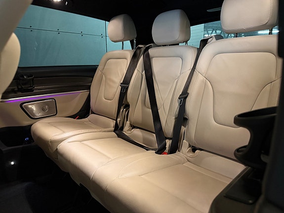 Mercedes-Benz V300 13 of 20