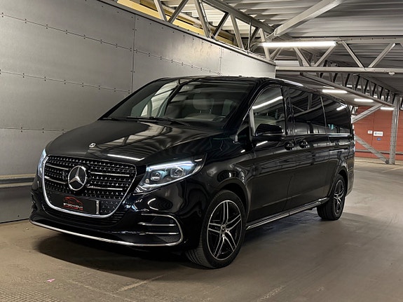Mercedes-Benz V300 3 of 20