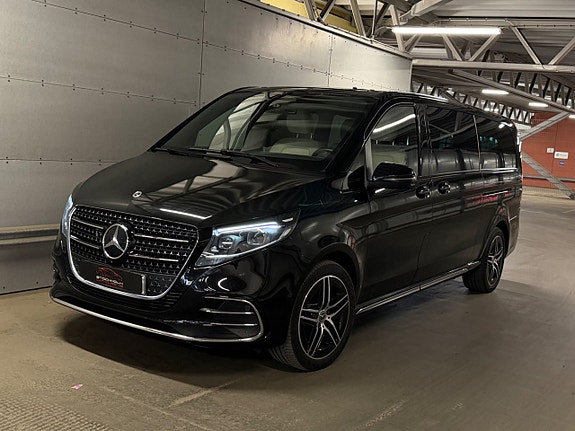 Mercedes-Benz V300 2 of 20