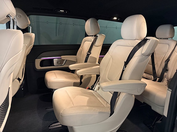 Mercedes-Benz V300 12 of 20