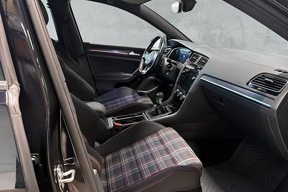 Volkswagen Golf I 16 of 17