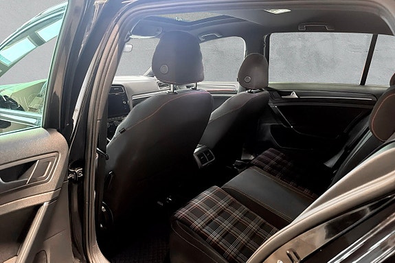 Volkswagen Golf I 15 of 17