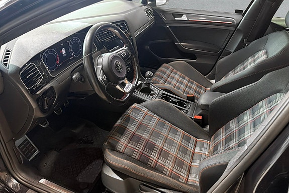 Volkswagen Golf I 10 of 17