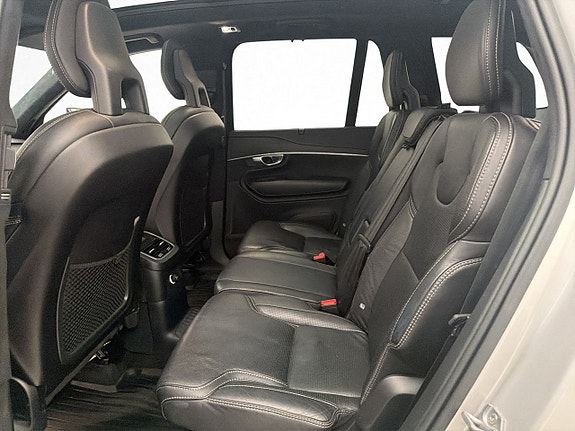 Volvo XC90 20 of 30
