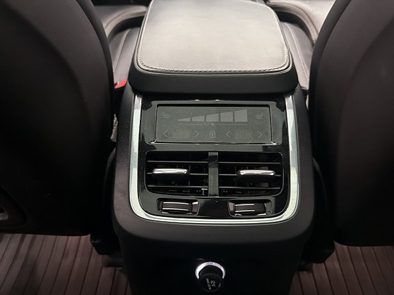 Volvo XC90 22 of 30