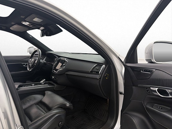 Volvo XC90 19 of 30