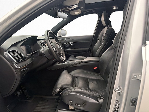 Volvo XC90 15 of 30