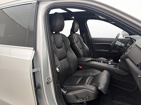 Volvo XC90 18 of 30