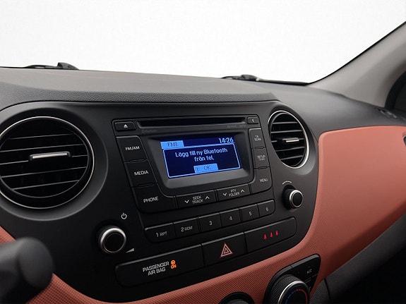 Hyundai i10 16 of 26