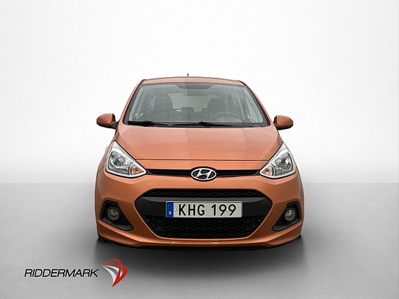Hyundai i10 2 of 26
