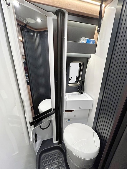 Knaus BOXLIFE 600 ME AUTOMAT ADAPTIV FARTHÅLLARE LÅNGBÄDDAR 29 of 30