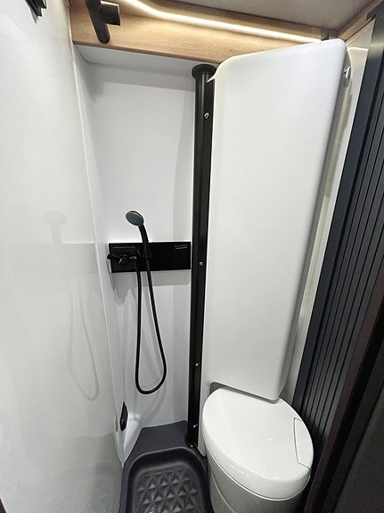Knaus BOXLIFE 600 ME AUTOMAT ADAPTIV FARTHÅLLARE LÅNGBÄDDAR 28 of 30