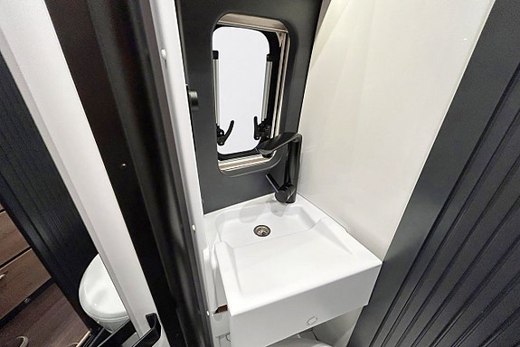 Knaus BOXLIFE 600 ME AUTOMAT ADAPTIV FARTHÅLLARE LÅNGBÄDDAR 27 of 30