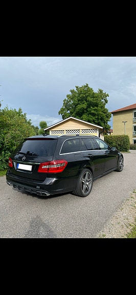 Mercedes-Benz E63 4 of 8