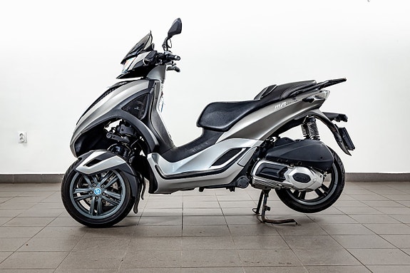 Piaggio MP3 300 0.3 CVT 4 of 18
