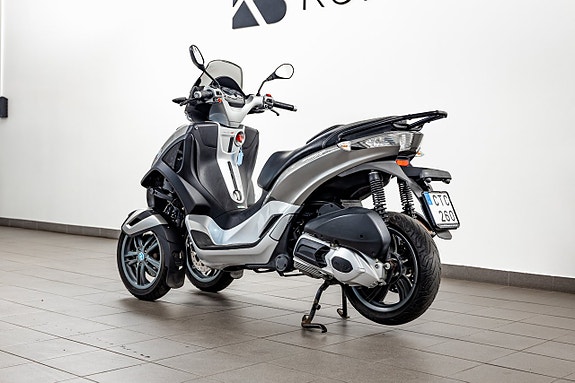 Piaggio MP3 300 0.3 CVT 5 of 18