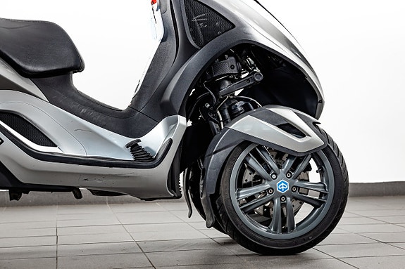 Piaggio MP3 300 0.3 CVT 6 of 18