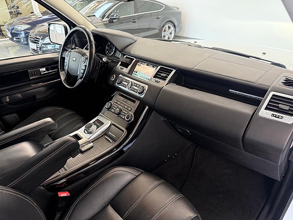 Land Rover Range Rover Sport 10 of 30