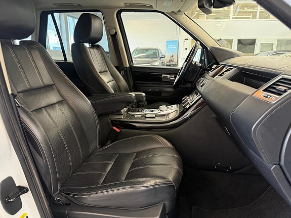 Land Rover Range Rover Sport 24 of 30