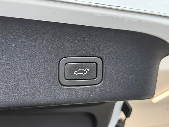 Land Rover Range Rover Sport 29 of 30