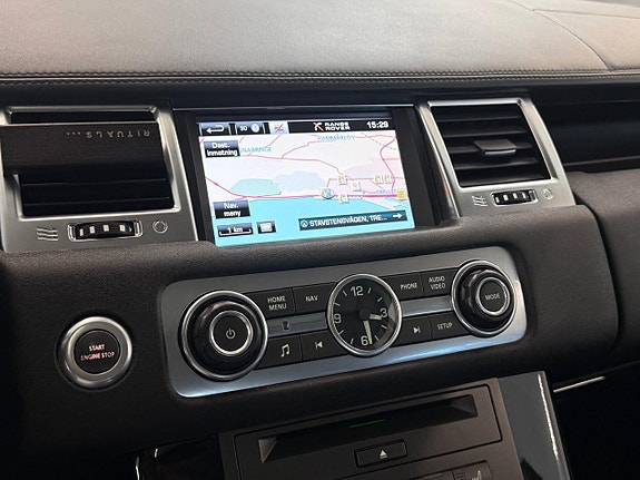Land Rover Range Rover Sport 14 of 30