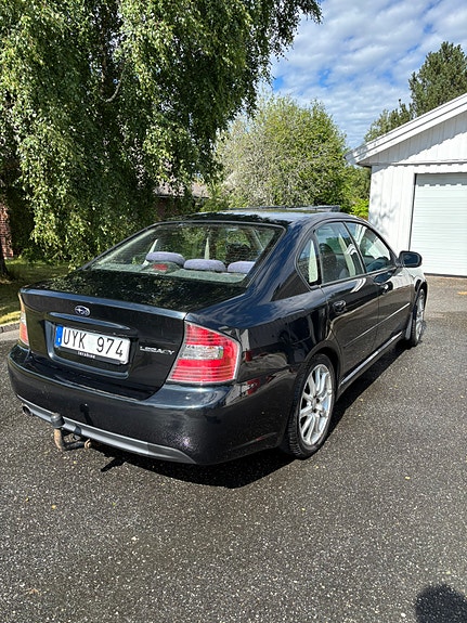 Subaru Legacy 4 of 7